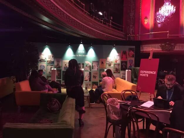 一直被視為酒店業(yè)威脅的Airbnb，它的野心可不止于此