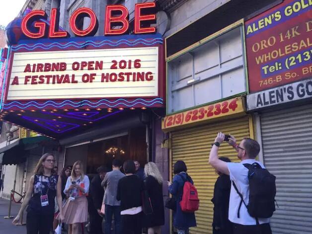 一直被視為酒店業(yè)威脅的Airbnb，它的野心可不止于此