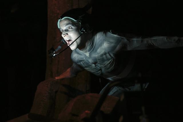 戲劇舞臺上也能出現(xiàn)實時渲染的動畫角色？英特爾用這項技術做到了