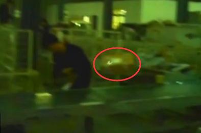 央視再曝光快遞潛規(guī)則：暴力分揀 摔扔拋滿天飛