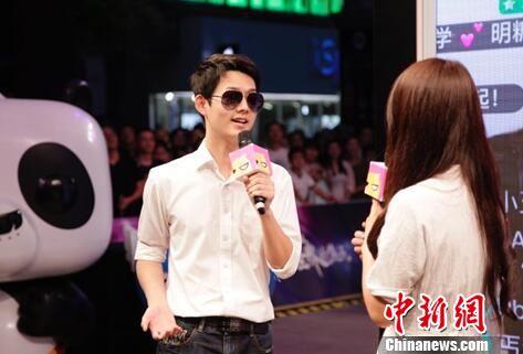 網(wǎng)絡(luò)直播新規(guī)明起實施：主播不能“任性” 彈幕要文明