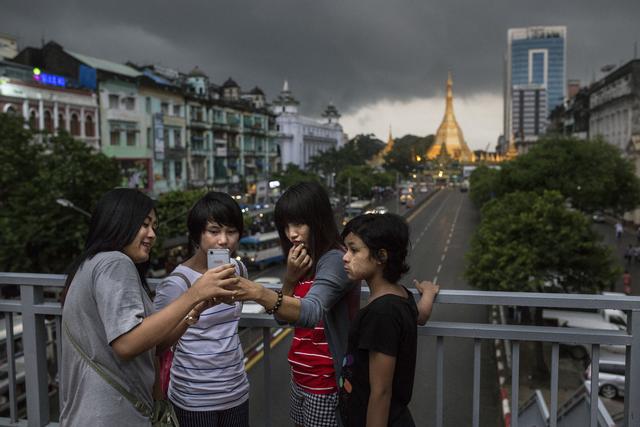 5000萬緬甸人第一次用上互聯(lián)網(wǎng)，接下來的事無語了 | 譯站