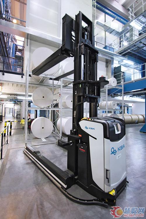 Patras A：從卡車坡道到廢品收集箱的自動化操作 