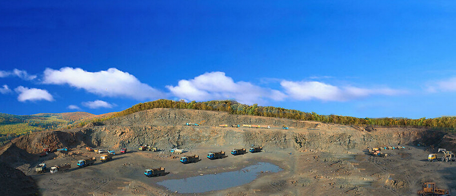 內蒙古阿拉善盟查汗木胡魯石墨礦