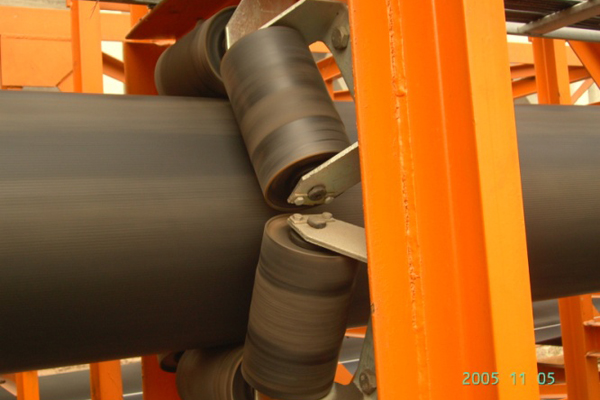 轉(zhuǎn)彎皮帶輸送機(jī)