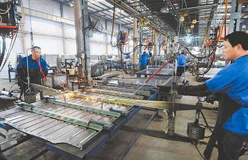 互聯(lián)網(wǎng)企業(yè)發(fā)力智能制造 跨界合作是大勢所趨