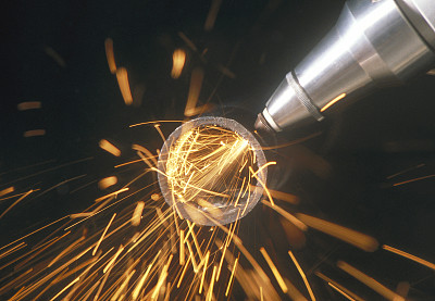 裝備制造等五大領(lǐng)域 央企重組整合大戲醞釀上演