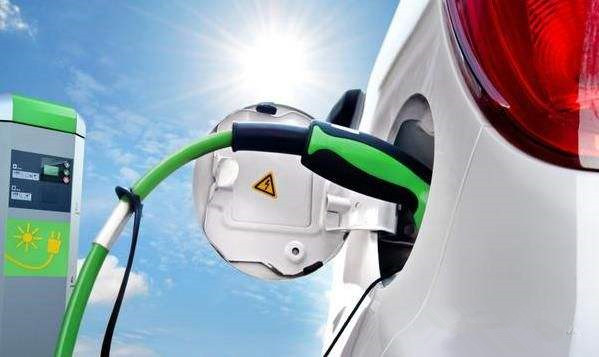 “雙積分”預(yù)留一年緩沖期 新能源汽車孕育新格局