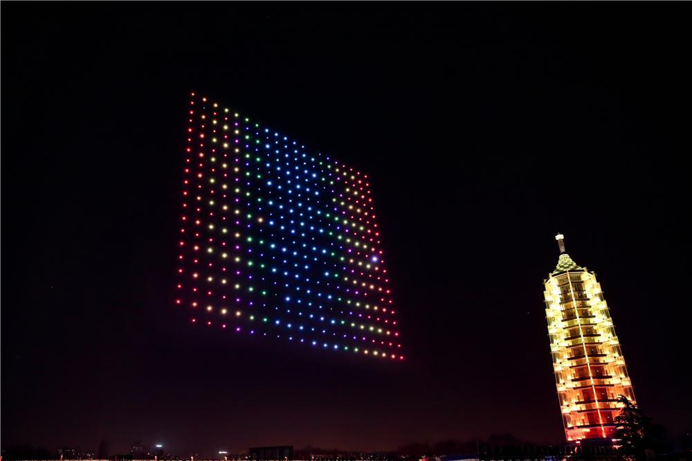 江蘇衛(wèi)視打造無人機(jī)燈光秀_宇辰網(wǎng)_讓世界讀懂無人機(jī)_全球?qū)I(yè)無人機(jī)服務(wù)資訊平臺